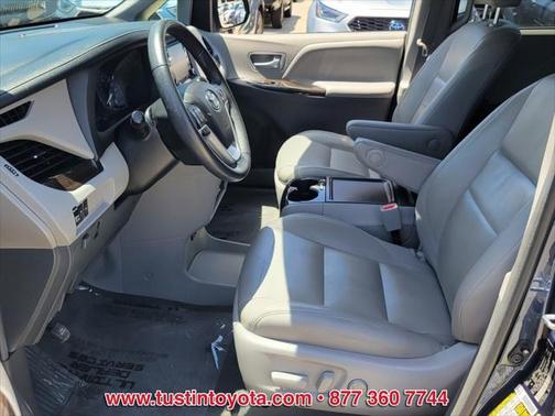 2018 Toyota Sienna XLE