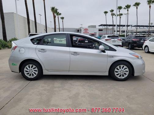 Classic Silver Metallic 2013 Toyota Prius Plug-in Base