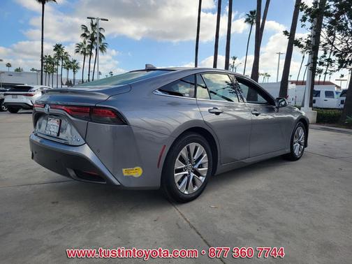 2022 Toyota Mirai Base