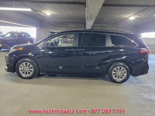 2023 Toyota Sienna XLE 8 Passenger