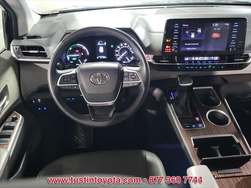 2023 Toyota Sienna XLE 8 Passenger