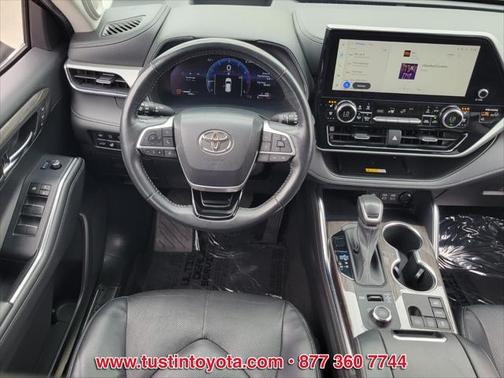 2023 Toyota Highlander Platinum