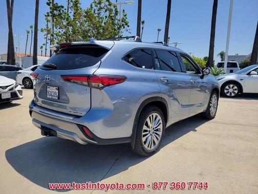 01k5 2023 Toyota Highlander Hybrid Platinum