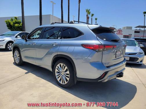 01k5 2023 Toyota Highlander Hybrid Platinum