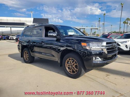 2021 Toyota Land Cruiser Base