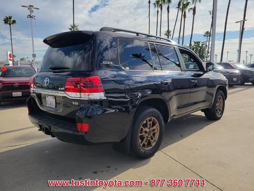 2021 Toyota Land Cruiser Base