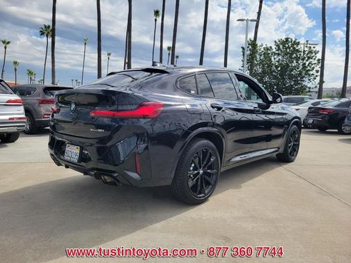 2023 BMW X4 xDrive30i