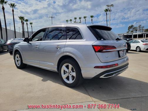 2022 Audi Q7 45 Premium Plus