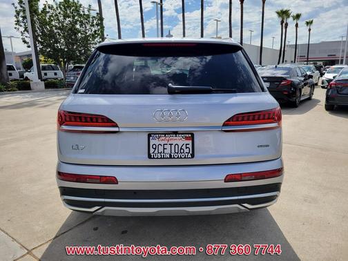 2022 Audi Q7 45 Premium Plus