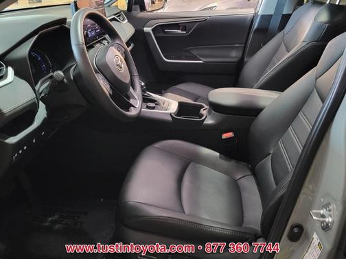 2023 Toyota RAV4 Hybrid XLE Premium