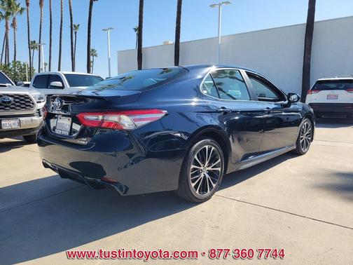 2018 Toyota Camry Hybrid SE