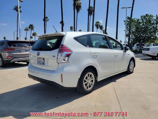 2017 Toyota Prius v Four