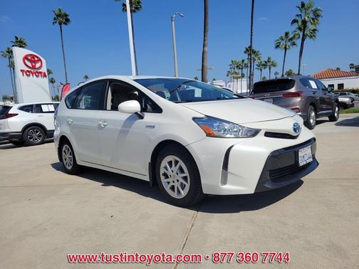 2017 Toyota Prius v Four