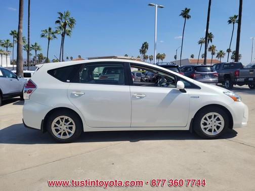 2017 Toyota Prius v Four