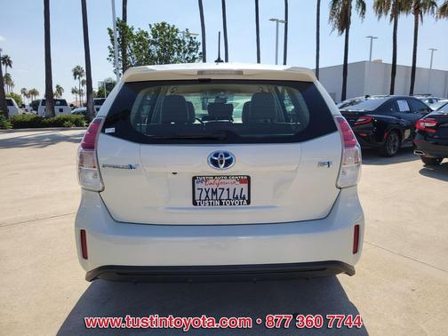 2017 Toyota Prius v Four