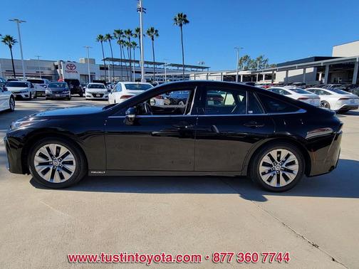 2023 Toyota Mirai Base