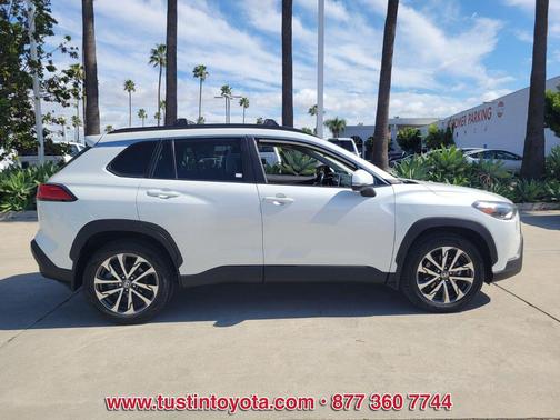 Wind Chill Pearl 2022 Toyota Corolla Cross XLE