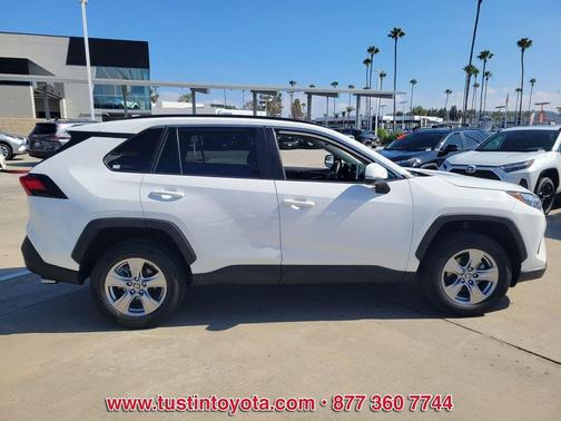 Ice Cap 2023 Toyota RAV4 XLE