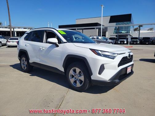 Ice Cap 2023 Toyota RAV4 XLE