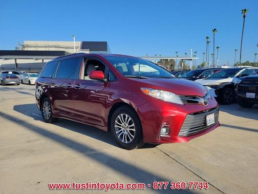 2019 Toyota Sienna XLE