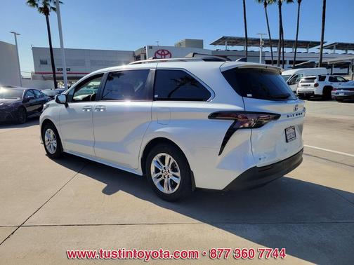 2025 Toyota Sienna XLE