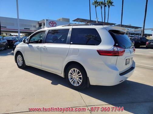 2017 Toyota Sienna XLE