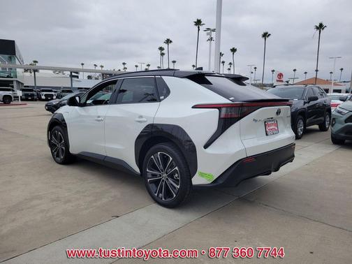 Wind Chill Pearl w/Black Roof 2023 Toyota bZ4X Limited