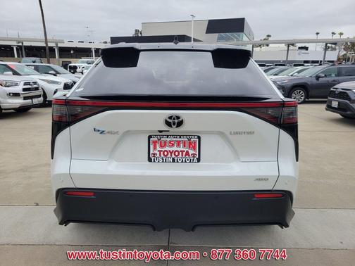 Wind Chill Pearl w/Black Roof 2023 Toyota bZ4X Limited