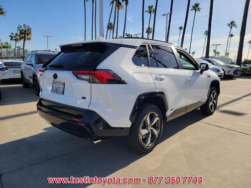 2024 Toyota RAV4 Prime SE