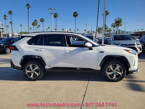 2024 Toyota RAV4 Prime SE