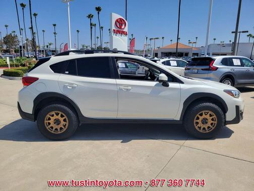 Crystal White Pearl 2021 Subaru Crosstrek Premium