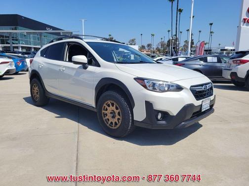 Crystal White Pearl 2021 Subaru Crosstrek Premium