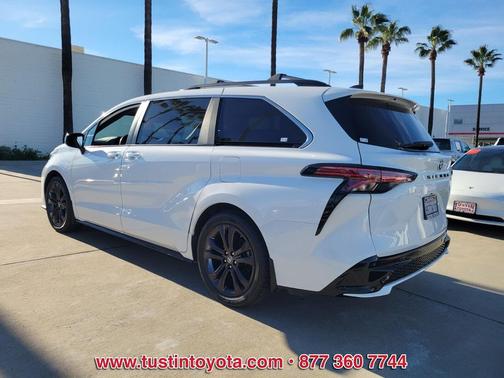 2023 Toyota Sienna XSE 7 Passenger