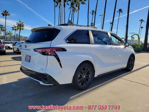 2023 Toyota Sienna XSE 7 Passenger