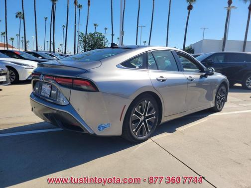 2021 Toyota Mirai Base