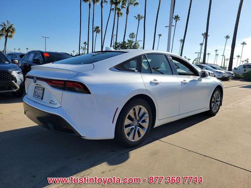 2022 Toyota Mirai Base