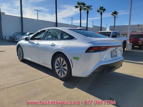 2022 Toyota Mirai Base
