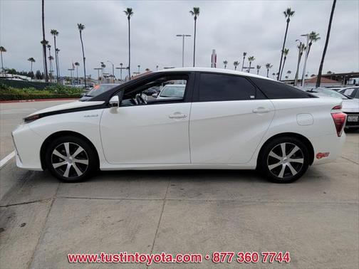 2017 Toyota Mirai Base