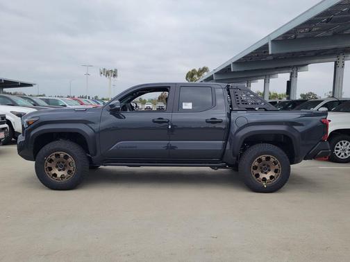 2025 Toyota Tacoma Hybrid Trailhunter