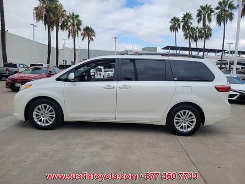 2015 Toyota Sienna XLE