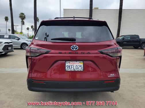2024 Toyota Sienna XLE 8 Passenger