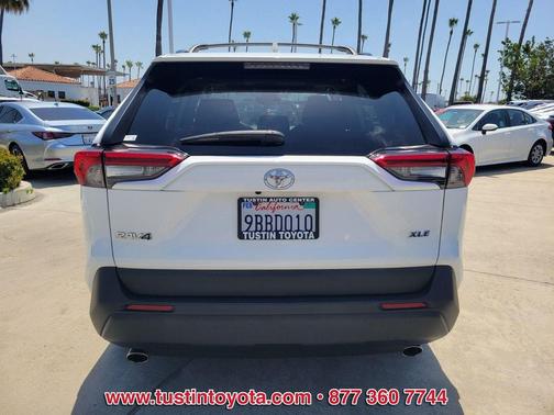 Super White 2020 Toyota RAV4 XLE