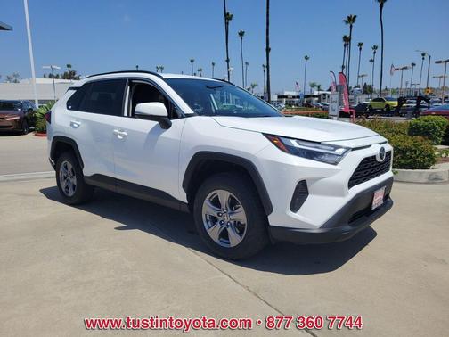 Ice 2024 Toyota RAV4 XLE