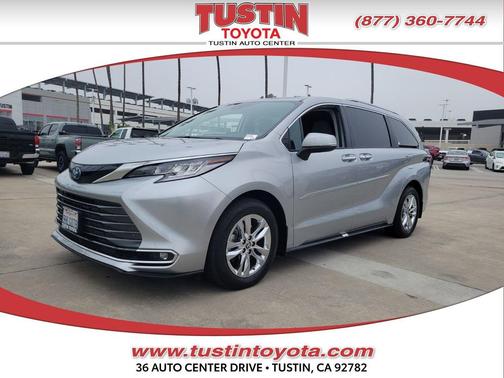 2023 Toyota Sienna Limited