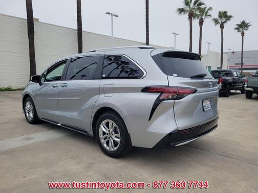 2023 Toyota Sienna Limited