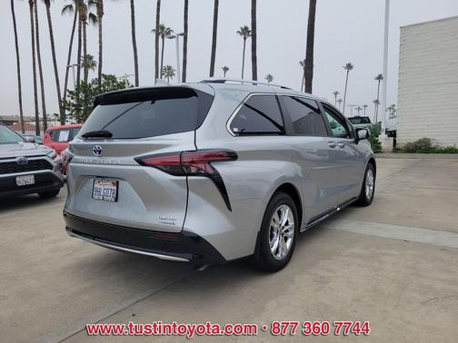 2023 Toyota Sienna Limited
