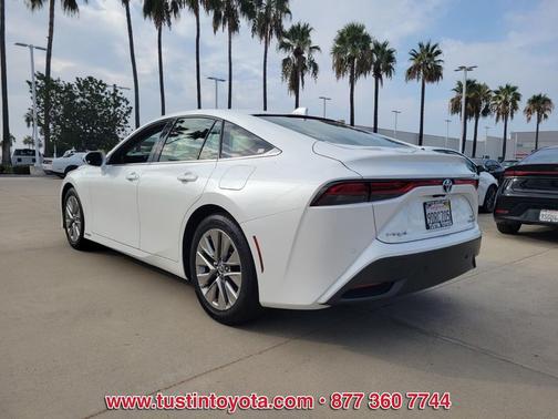 2022 Toyota Mirai Base