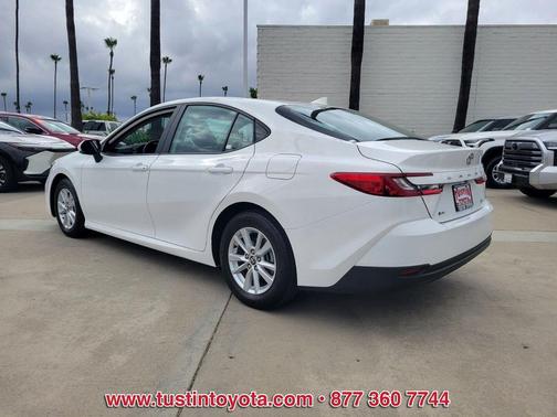 Ice 2025 Toyota Camry LE