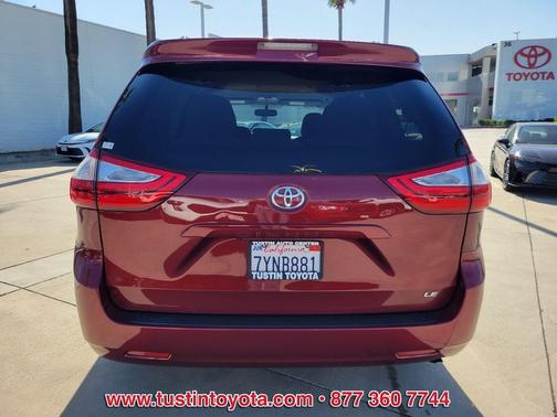 2017 Toyota Sienna LE