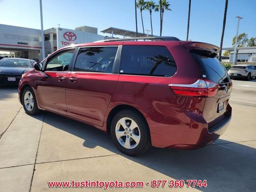 2017 Toyota Sienna LE